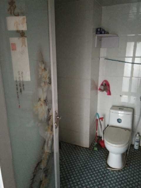 1室1廳1衛(wèi)， 繁華商圈，近學(xué)校，好房出租。