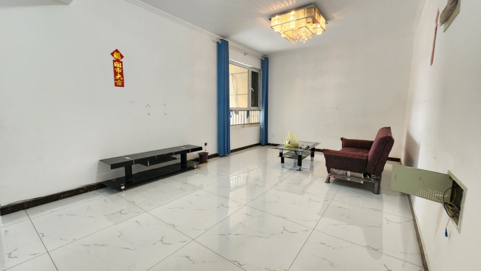 中央公館2室1廳1衛(wèi)90m21250元/月周邊老實(shí)小多個(gè)商場超市公園