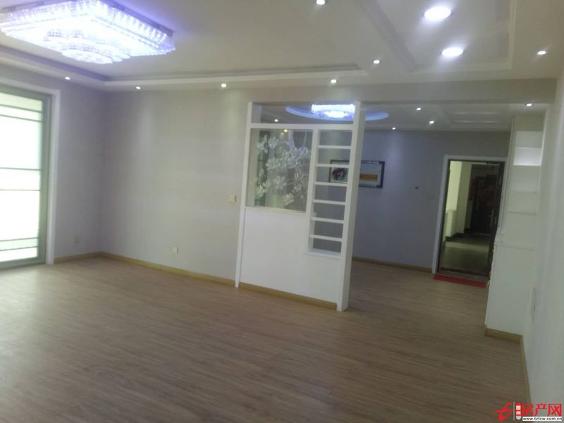 城市之光精裝修房源，中層，新房未住過，采光好