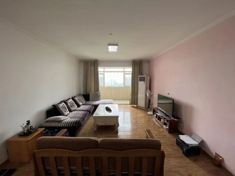 人和藍(lán)灣，緊鄰新一中，南排觀景，精裝修3室2廳2衛(wèi)155m22200元/月（包含地下車位+儲(chǔ)藏室）